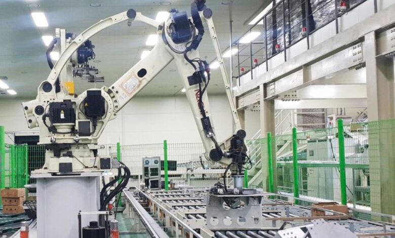 Robot industrial confunde a trabajador con una caja y lo aplasta; perdió la vida