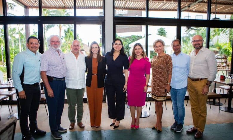 Proyecta Estefanía Mercado a Playa del Carmen como multidestino de clase mundial