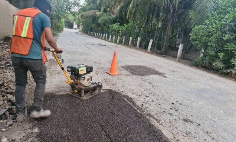 Inicia campaña de bacheo en Tulum