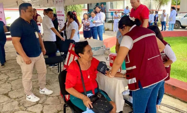 Avanza vacunación contra la influenza y covid-19 en Quintana Roo un 44.3%