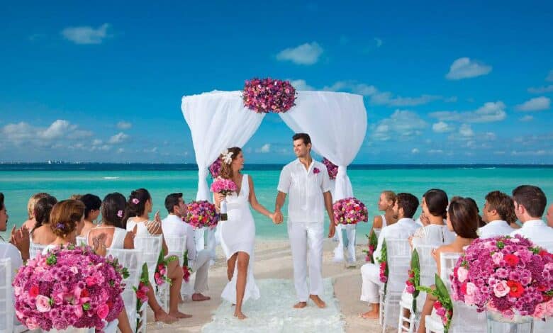 Turismo de matrimonio atrae a extranjeros a Cancún; cerró 2024 con más de mil 200 nupcias