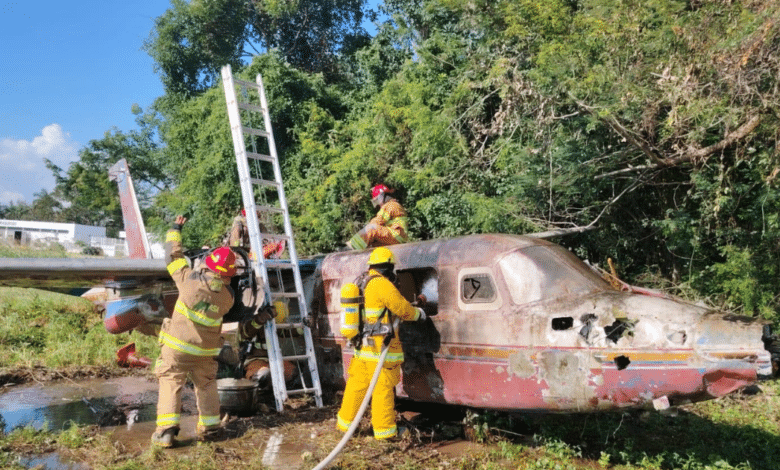 Bomberos se capacitan en rescate y extinción de incendios de aeronaves