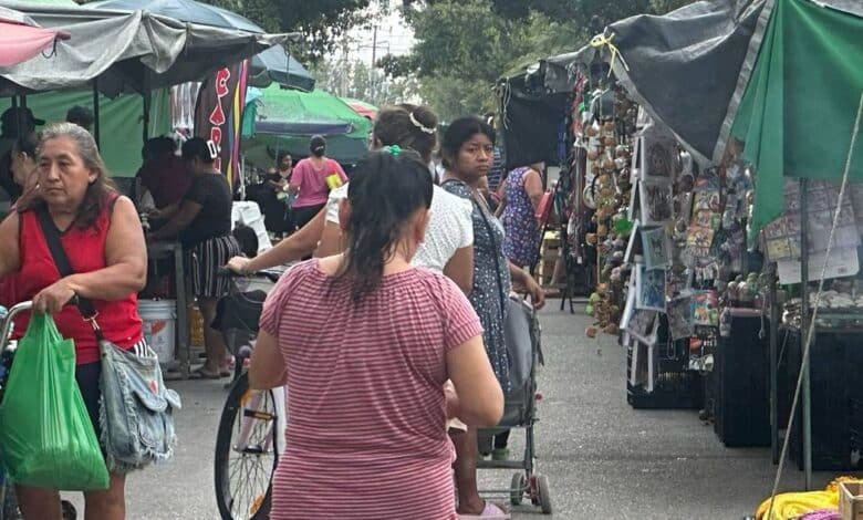 Tianguista aseguran que les falta más publicidad para que la gente asista