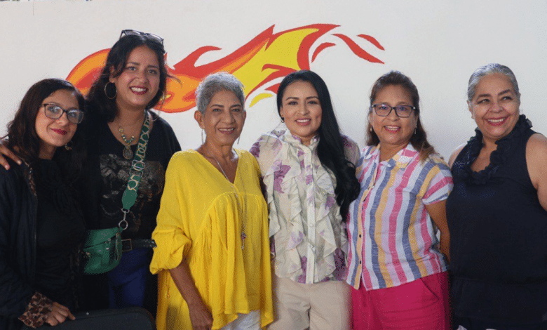 Presidenta Blanca Merari y Autoridades femeninas