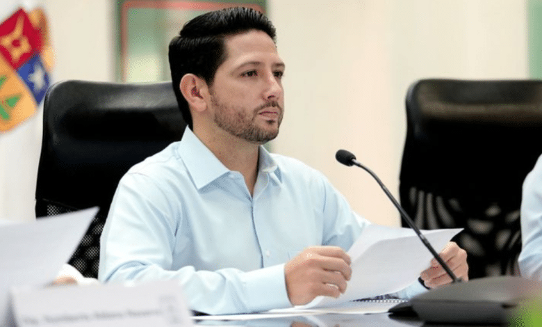 Renán Sánchez Tajonar convoca a los cozumeleños a opinar sobre el cuarto muelle