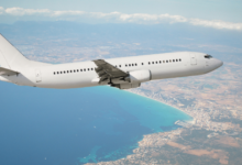 Un avión privado con ocho personas a bordo se estrelló la noche de este martes dentro del Aeropuerto Internacional de Bangor, en el estado de Maine, Estados Unidos. La Administración Federal de Aviación (FAA) confirmó el accidente e informó que ya se inició una investigación para determinar las causas del siniestro.